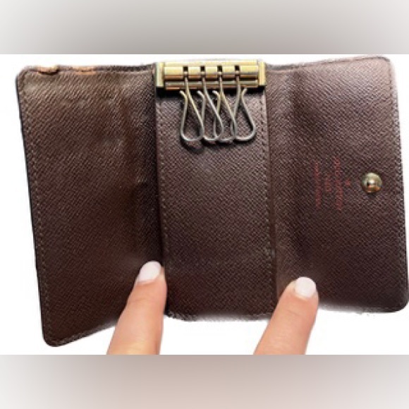 Louis Vuitton Damier Key Holder - Picture 6 of 9